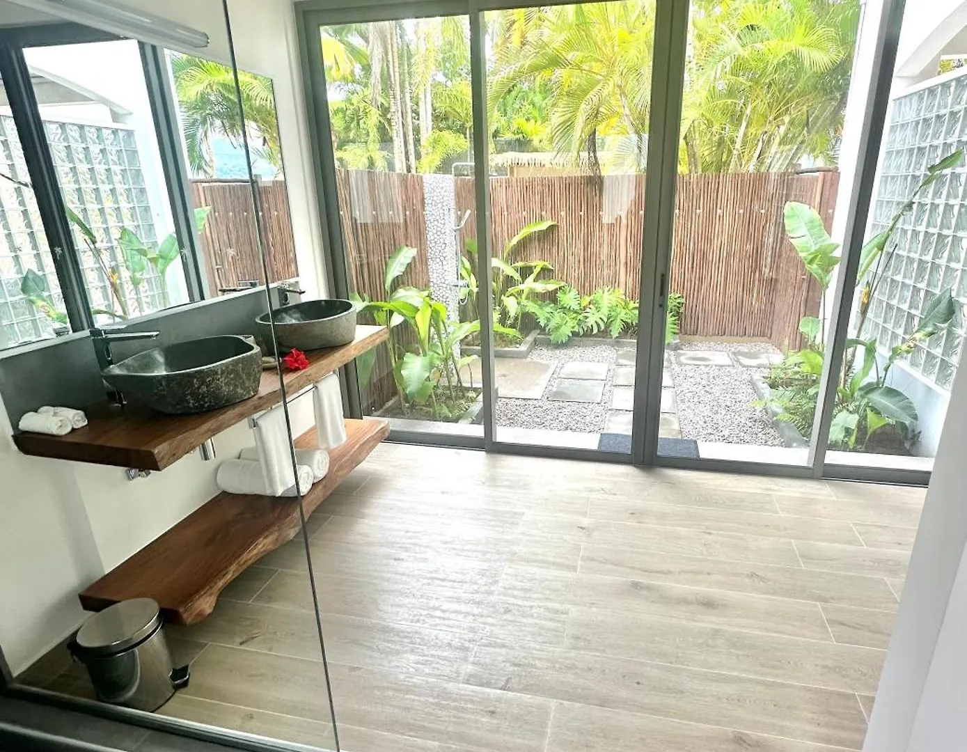 Pineapple Beach Villas Baie Lazare  0*, Baie Lazare (Mahe)